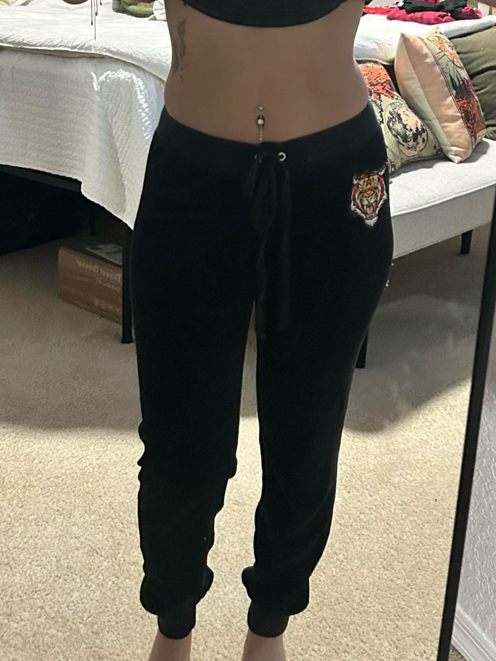 Juicy couture vintage black velour sweatpants with tiger embroidery